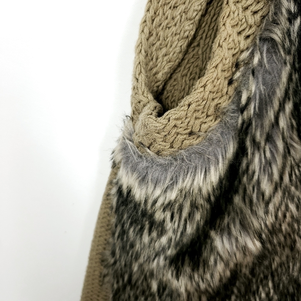 Ann Taylor Factory open front faux fur knit vest M - Picture 8 of 9